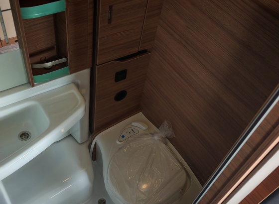 1000034953_133472842